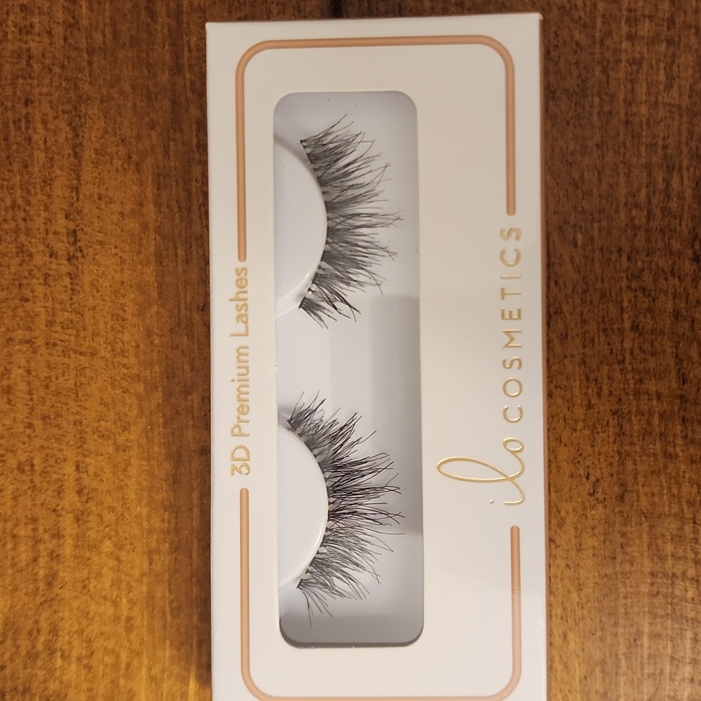 ilo Cosmetics 3D Premium Lashes, Zoey, NIB